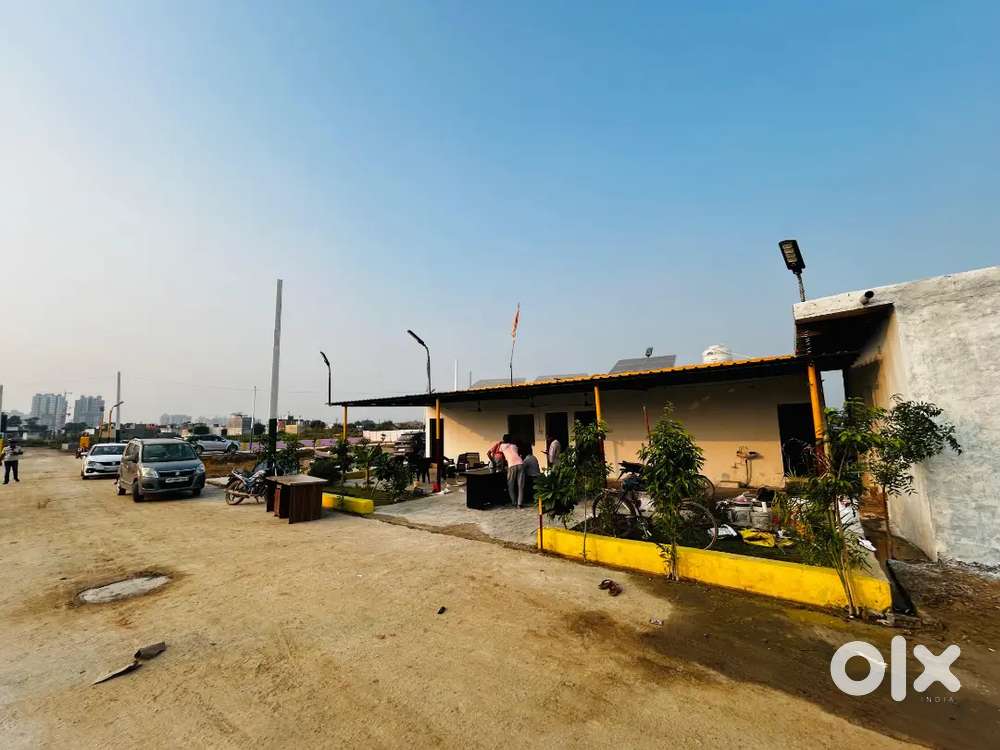 100 gaj plot - 40 lakh only , Noida extension