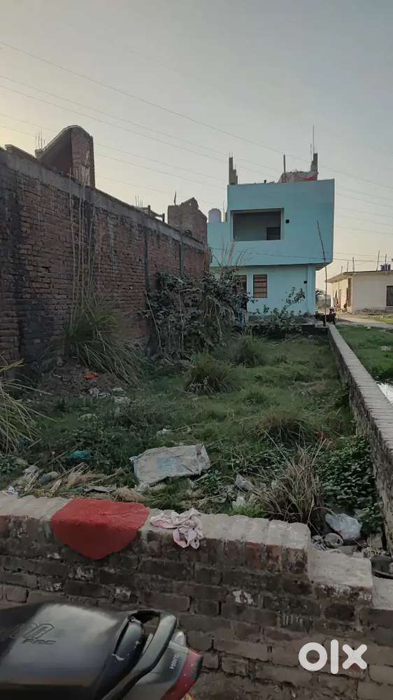 122 gaj corner plot with dpc in पतरसा near by Ekta park