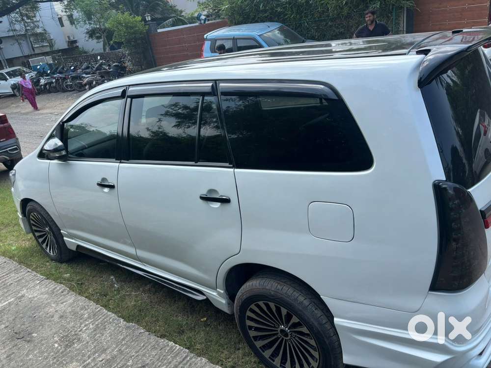 Toyota Innova 2011 Diesel Well Maintained