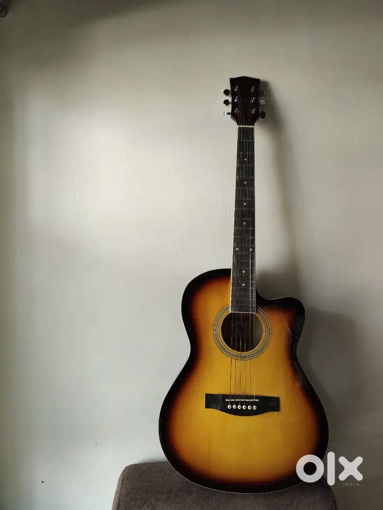 Acoustic Guitar

Premium