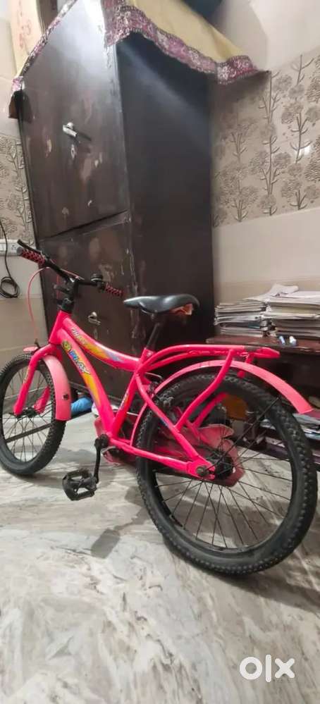Cycle for kids in pink colour