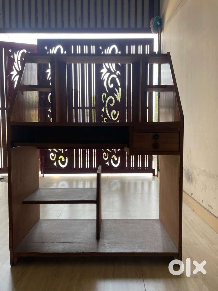 Study desk / Computer table