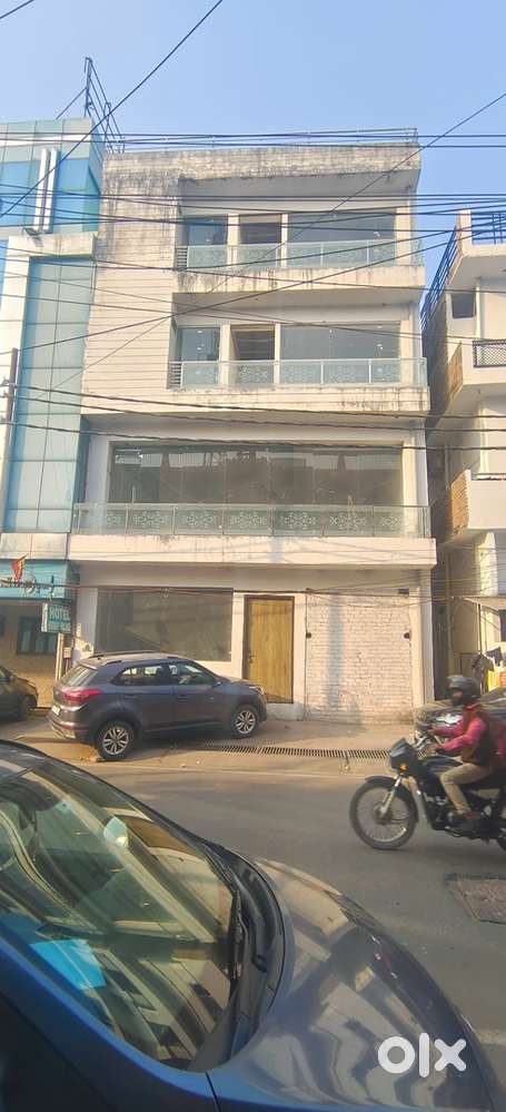 Hiring Real Estate Dealers / Property Agents – High Commission Based