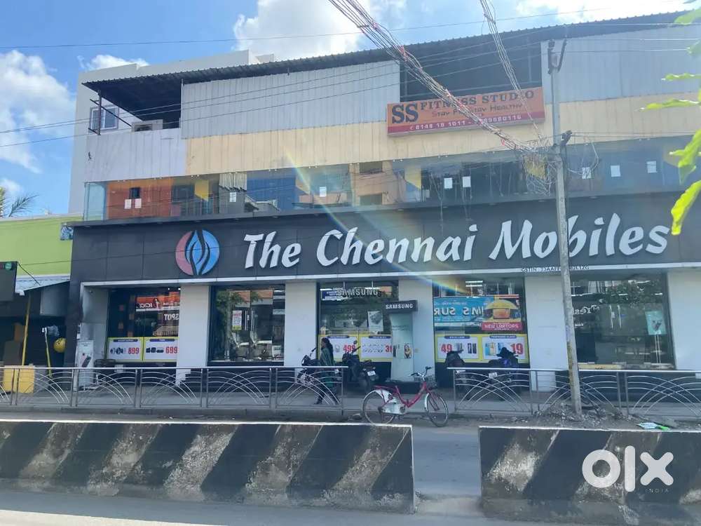 VIVO MOBILE SALES PROMOTER IN STORE THE CHENNAI MOBILE'S  MADIPAKKAM