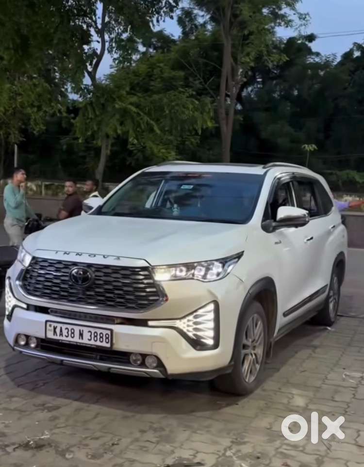Innova Hycross Macan / Alphard style Foglight DRL
