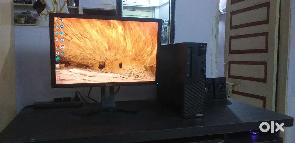 Lenovo pc and dell moniter