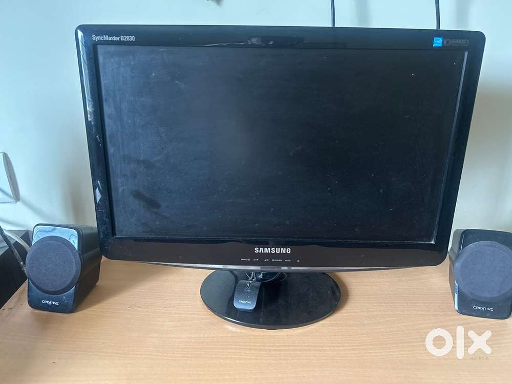 Desktop Computer with 2.1 speakers, cpu & 512gb hard disk