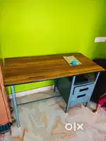 Writing table