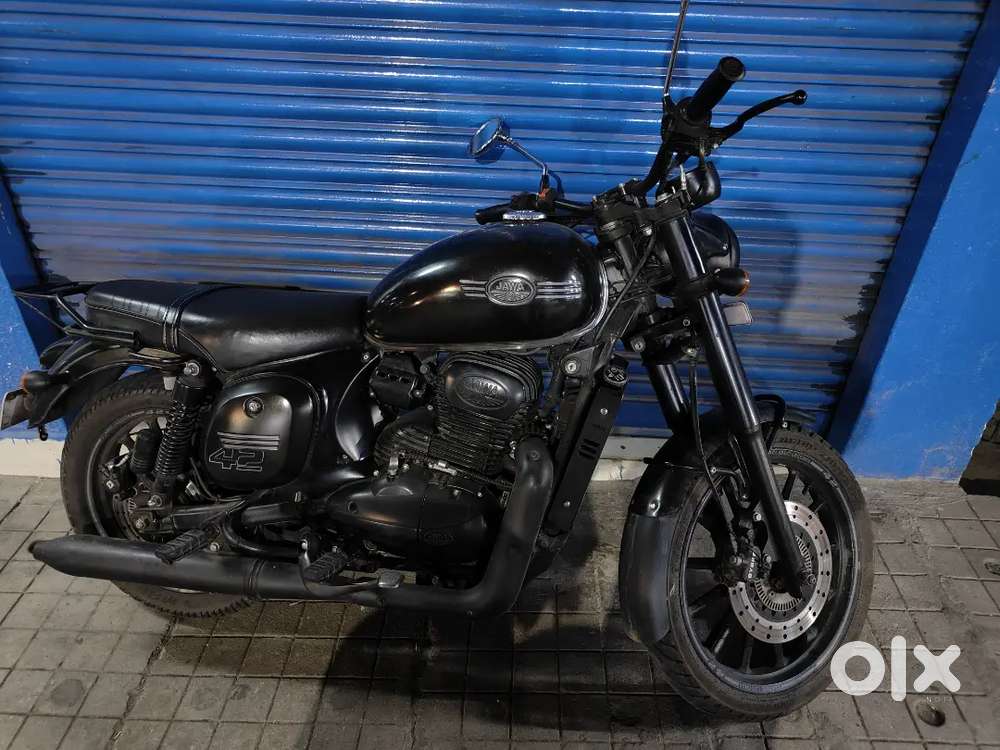 Jawa 42 (2023 Model) – Excellent Condition