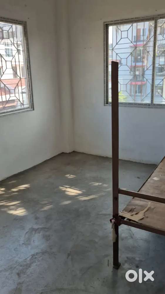 Urgently need female roommate