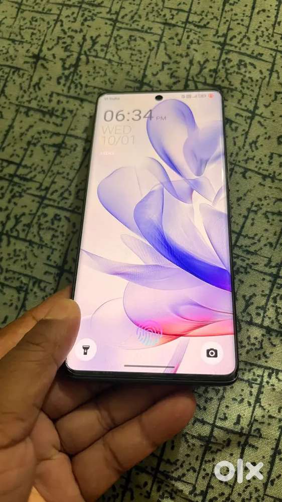 Lava blaz e X 5G Curved Display