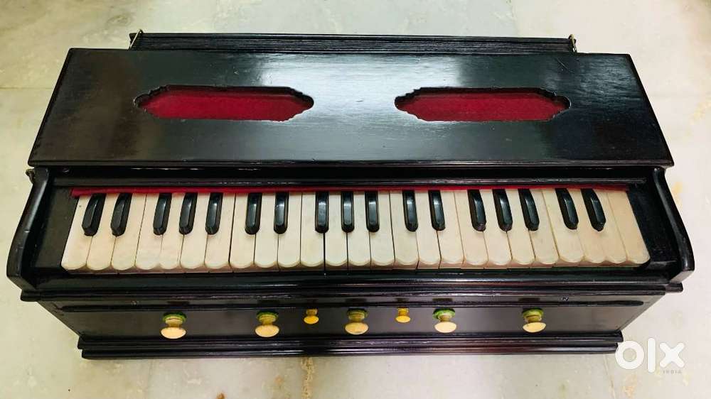 Very old German Jubilate bass male khara pata 3.5 octave harmonium