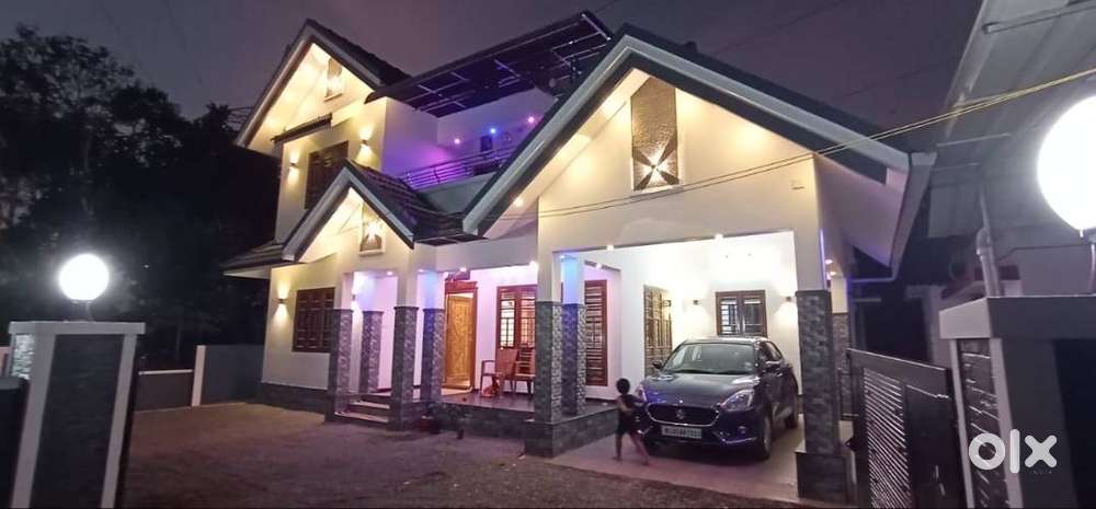 2450sqft spacious, well maintained new house for urgent sale