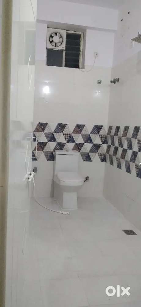 Vijaynagar colony 3bhk new flat with car parking cupboards