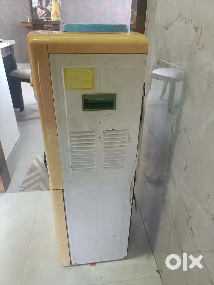 Mini fridge with Dispenser