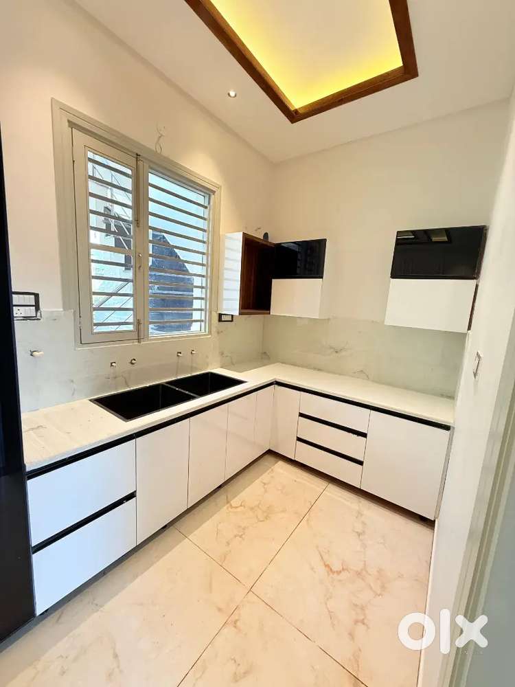 Ready to move 3bhk semifurnisd flat available for sale sector 85 wave