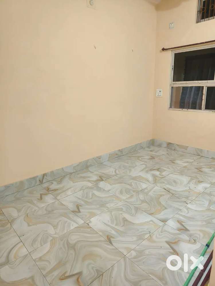 3bhk flat available for rent in mango near main road