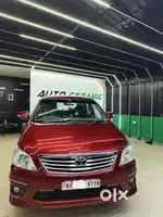 Toyota Innova V (2012)