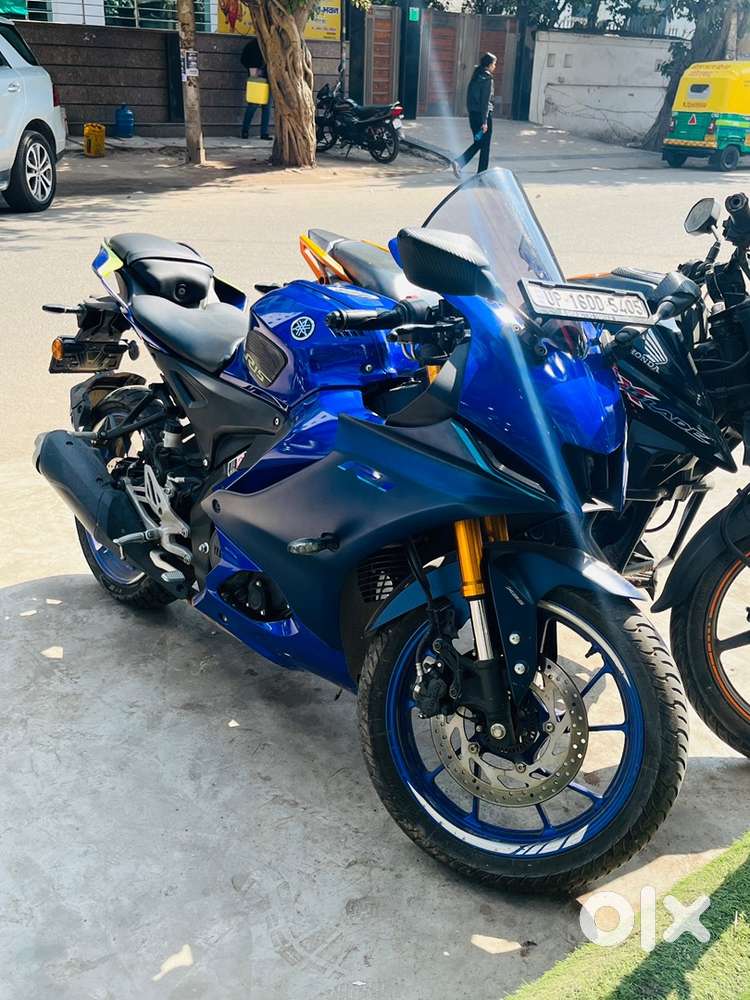 R14 V4 racing blue