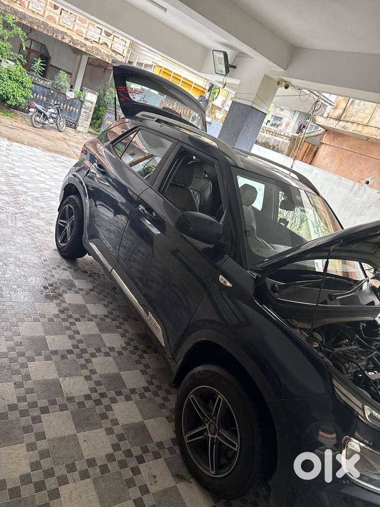 Hyundai Venue 2019 Petrol Well Maintained