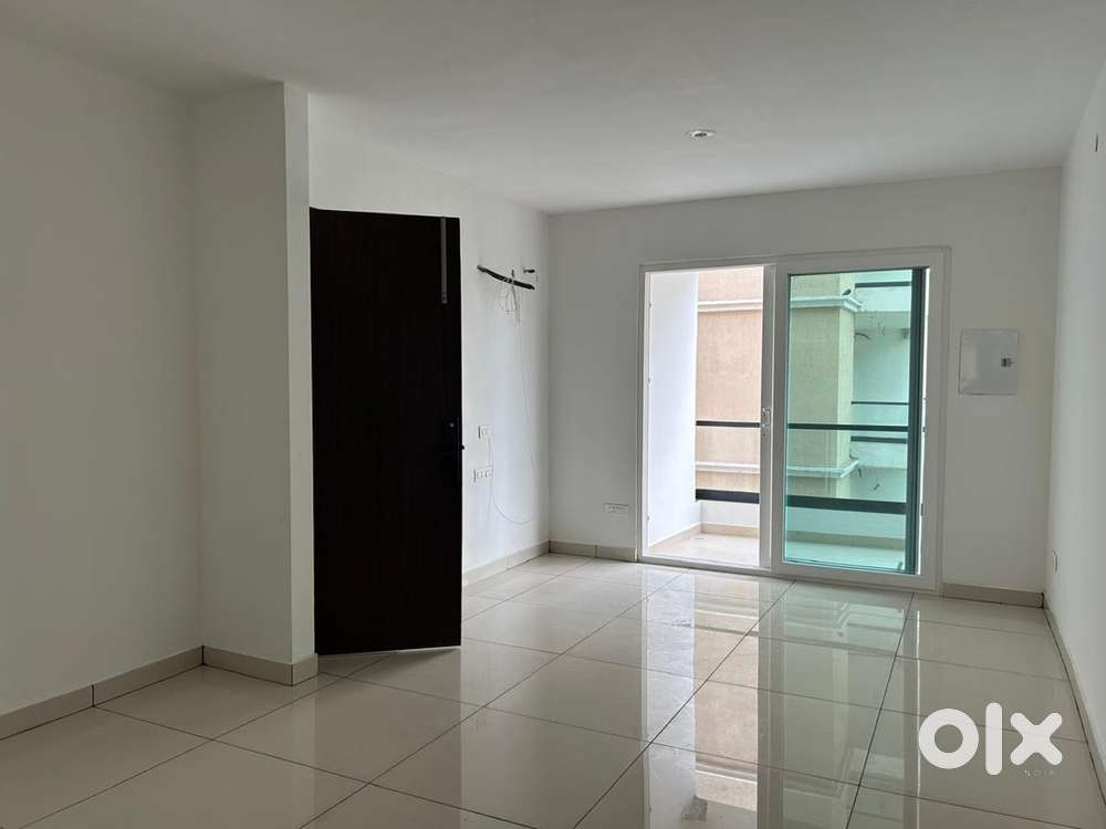 3bhk semi furnished flat for rent