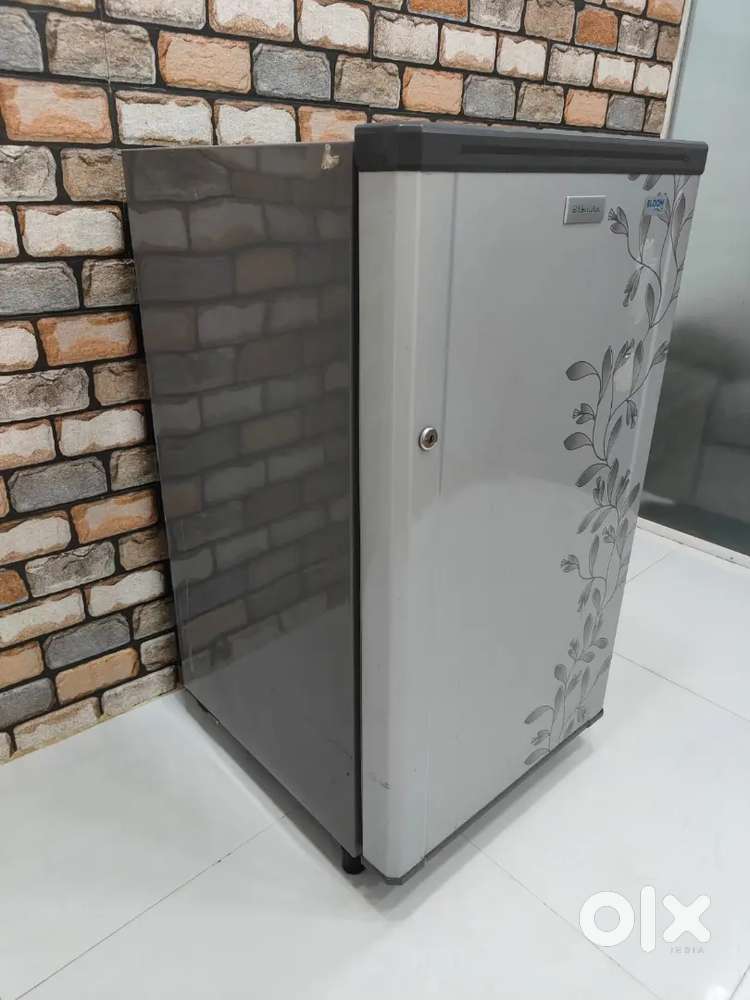 Small Electrolux single door fridge