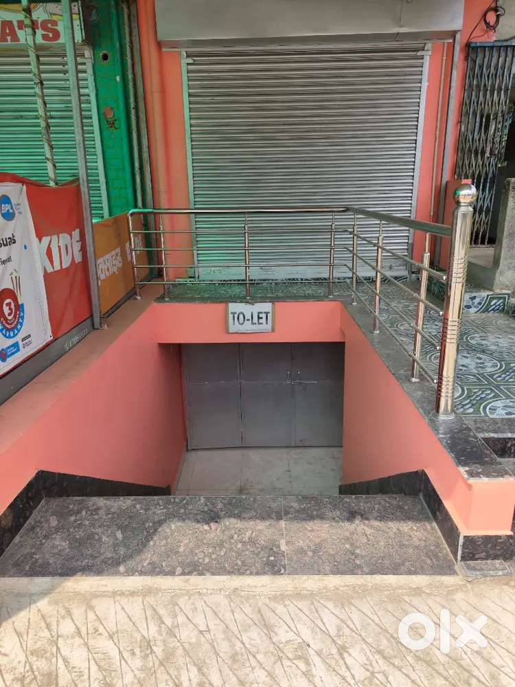 Main Road Shop On Tent