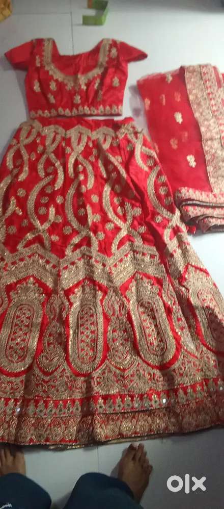 New dresses new lahnga bilkul new h and dresses only one used