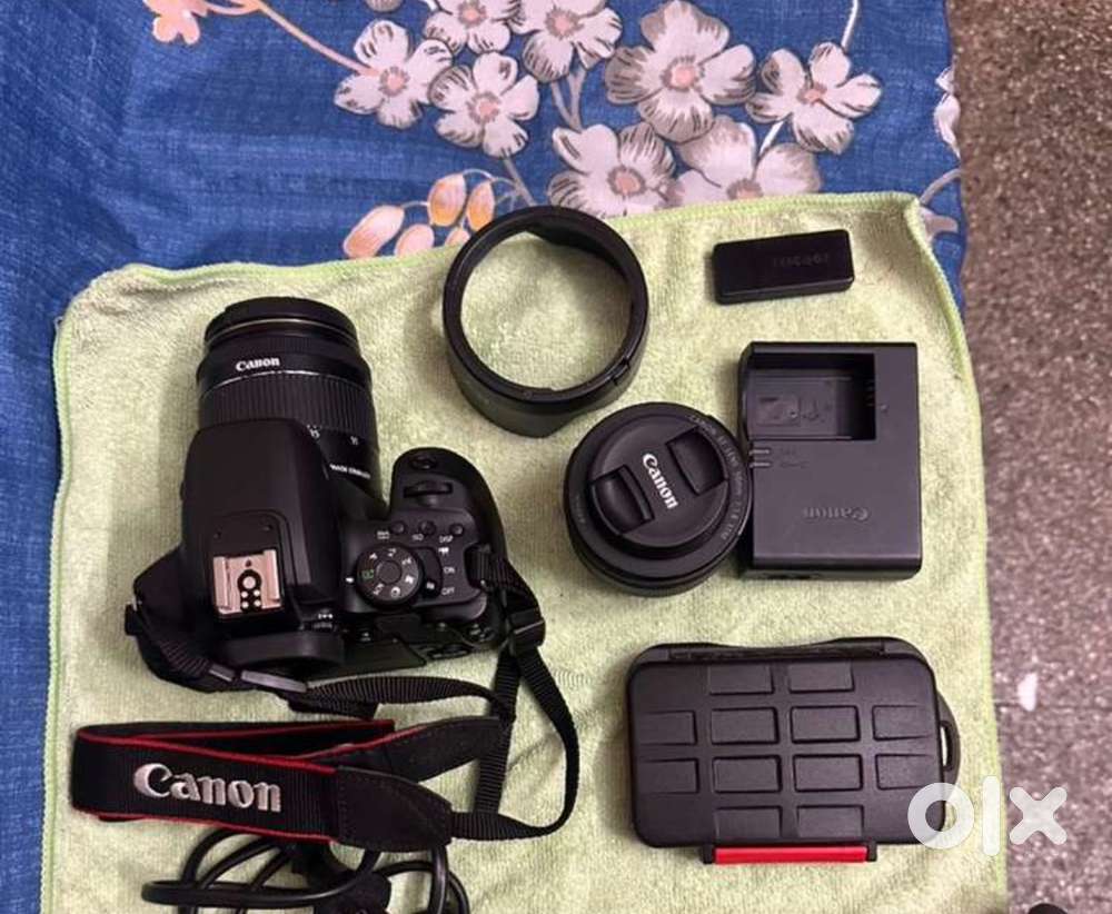 Canon 850D DSLR with 55mm lens
