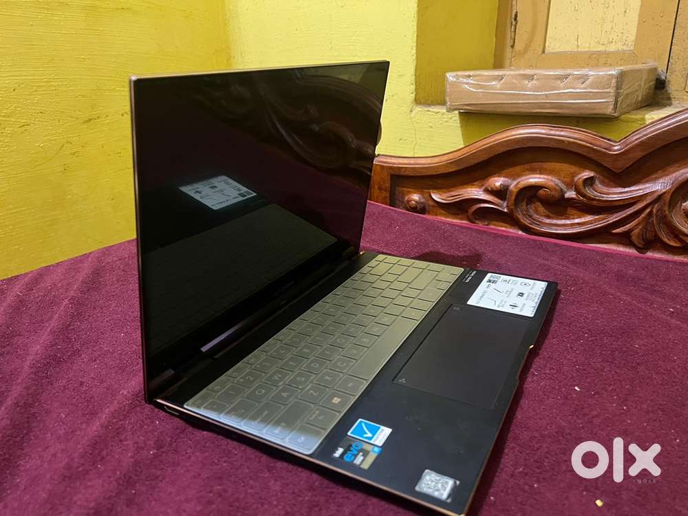 ASUS ZenBook Flip S OLED Core i7 11th Gen Intel EVO