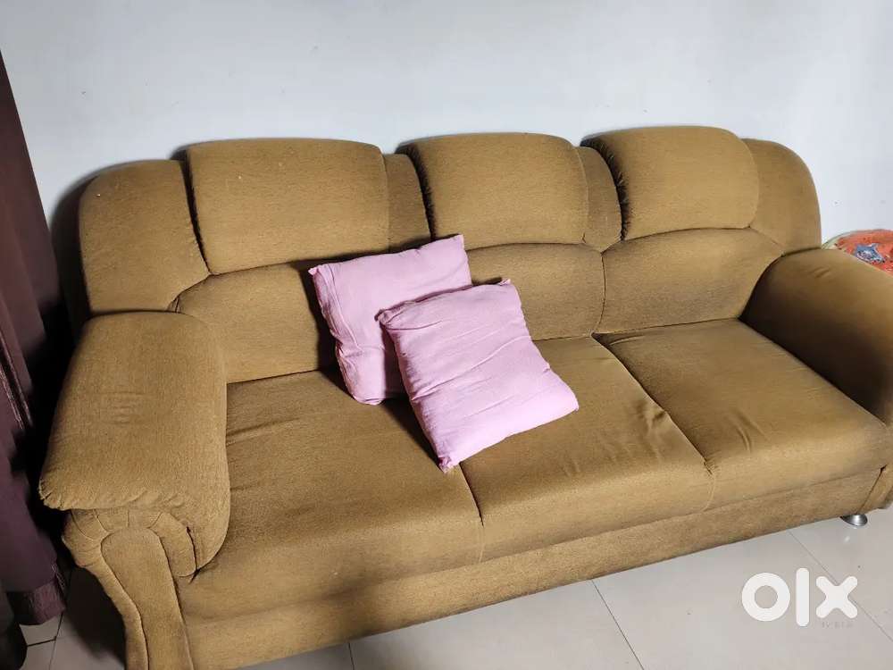Good condition maharaja sofa set for sell