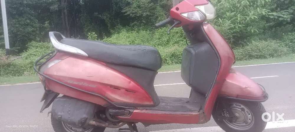 HHonda activa in good running condition self with Kick start