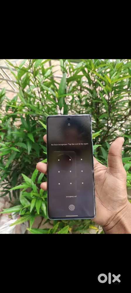 Vivo v40 8gb ram with 256 gb memory