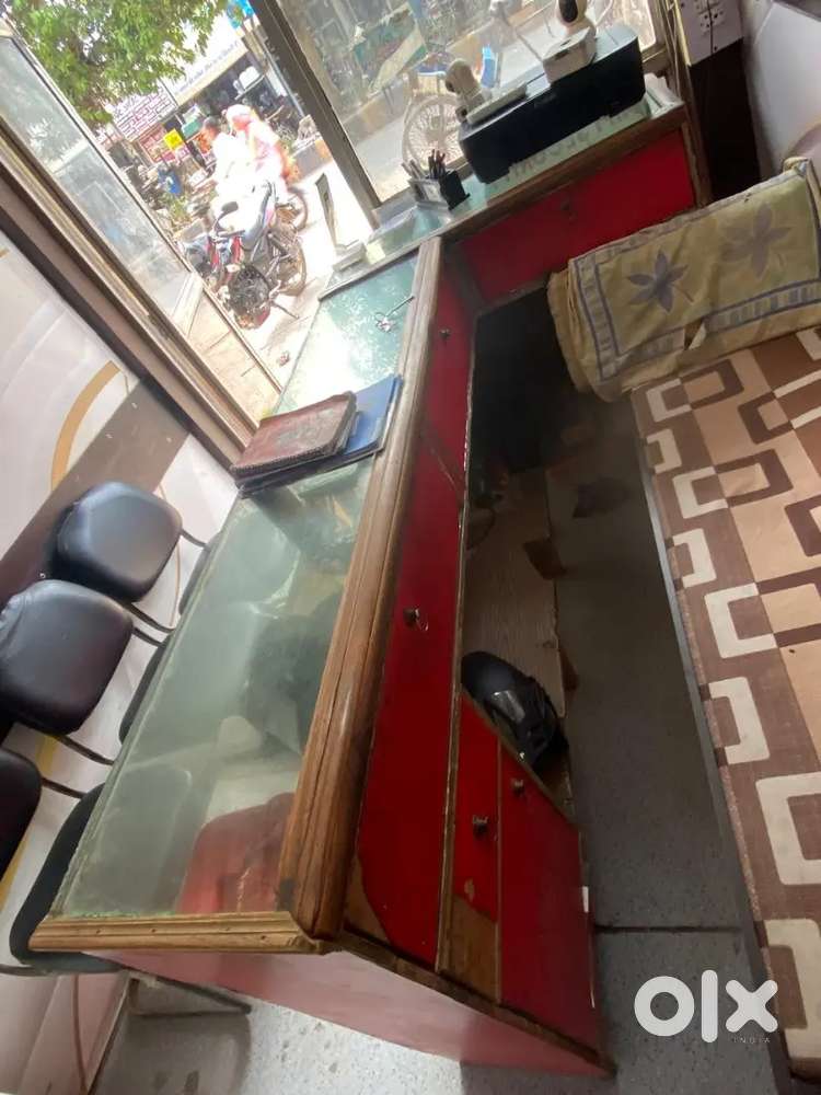 Shop counter