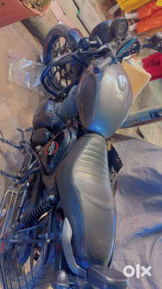 Royal Enfield Hunter dapper grey 350cc