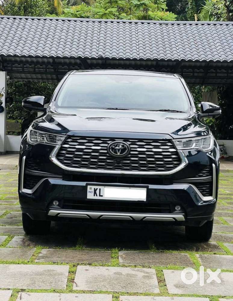 Toyota Innova Hycross 2.0 ZX (O) Hybrid 7 STR, 2023, Petrol