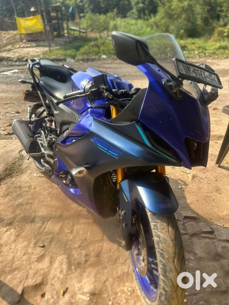 R15 V4 Full maintain bike one hand