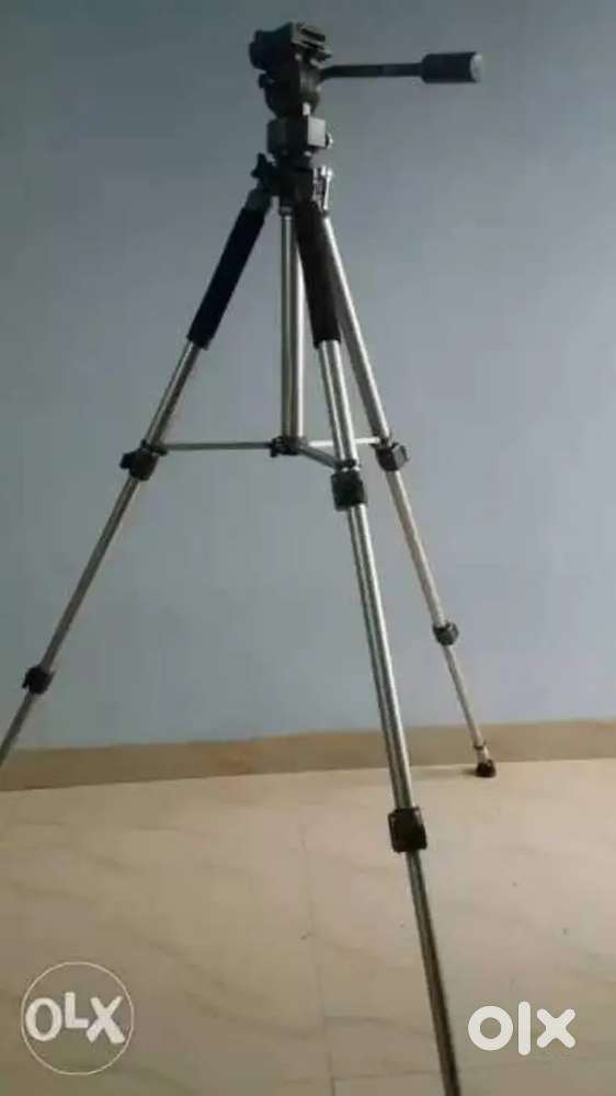 Camera stand very heavy big size 5 feet hieght