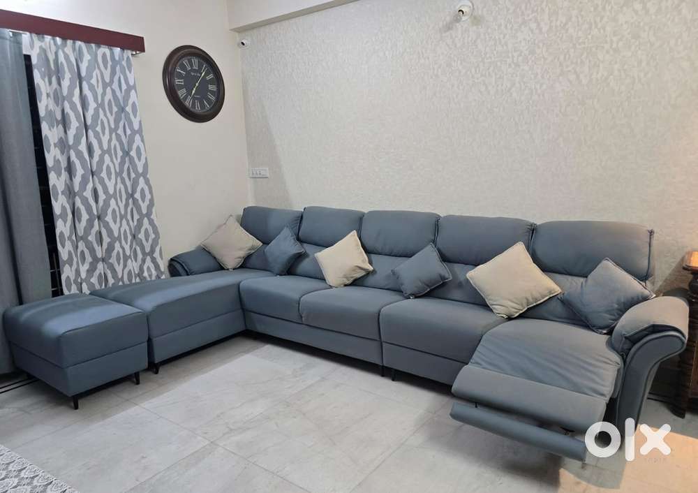 L - shaped 4 + 1 seater sofa (mint condition) for sale
