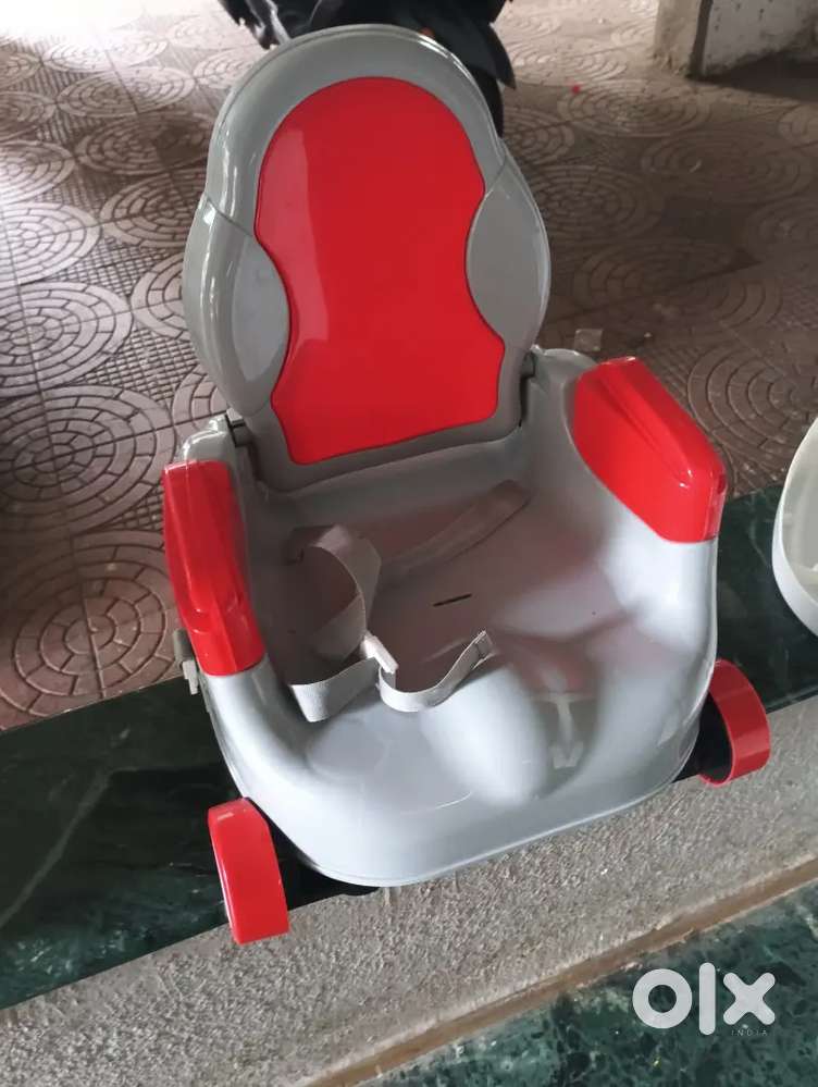 Baby booster chair