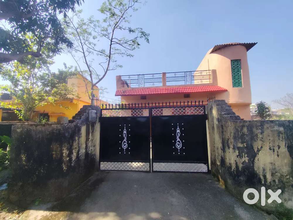 5BHK house in village for rent with lot of land area.