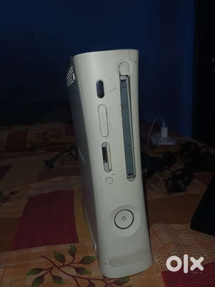 X BOX 360 60GBSSD WHITE GREY COLOR argent sale