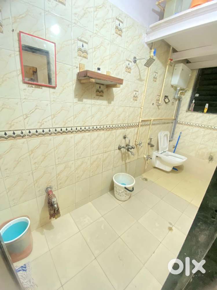 Single occupancy for separate room in 1 Bhk flat at yari road at 12000