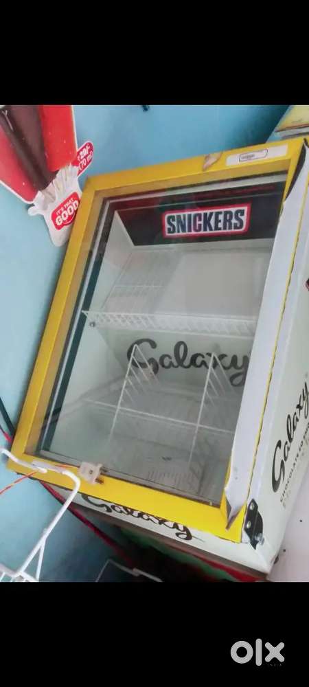 New fridge petipeck box pecking