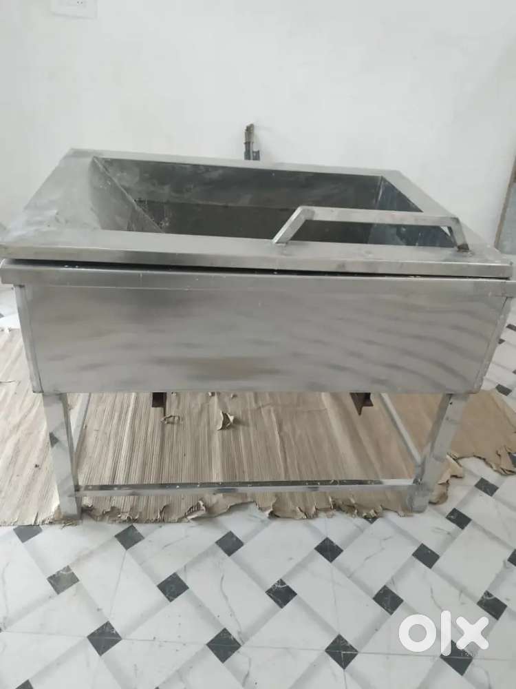 L.p.g gas chullah,stainless Steel material se bana huwa.Fryer chullah