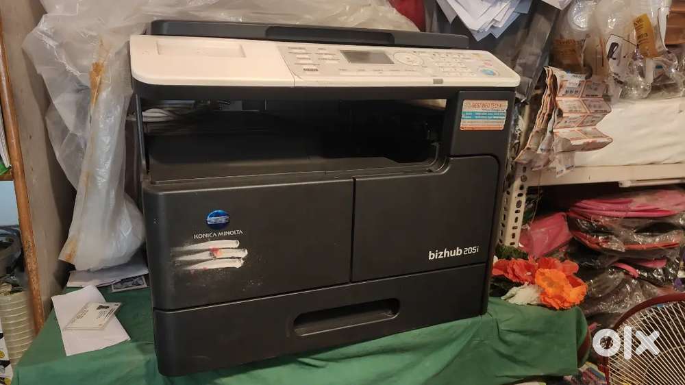 Xerox machine konika 205i