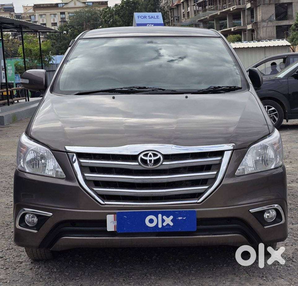 Toyota Innova 2.5 V 8 STR, 2015, Diesel