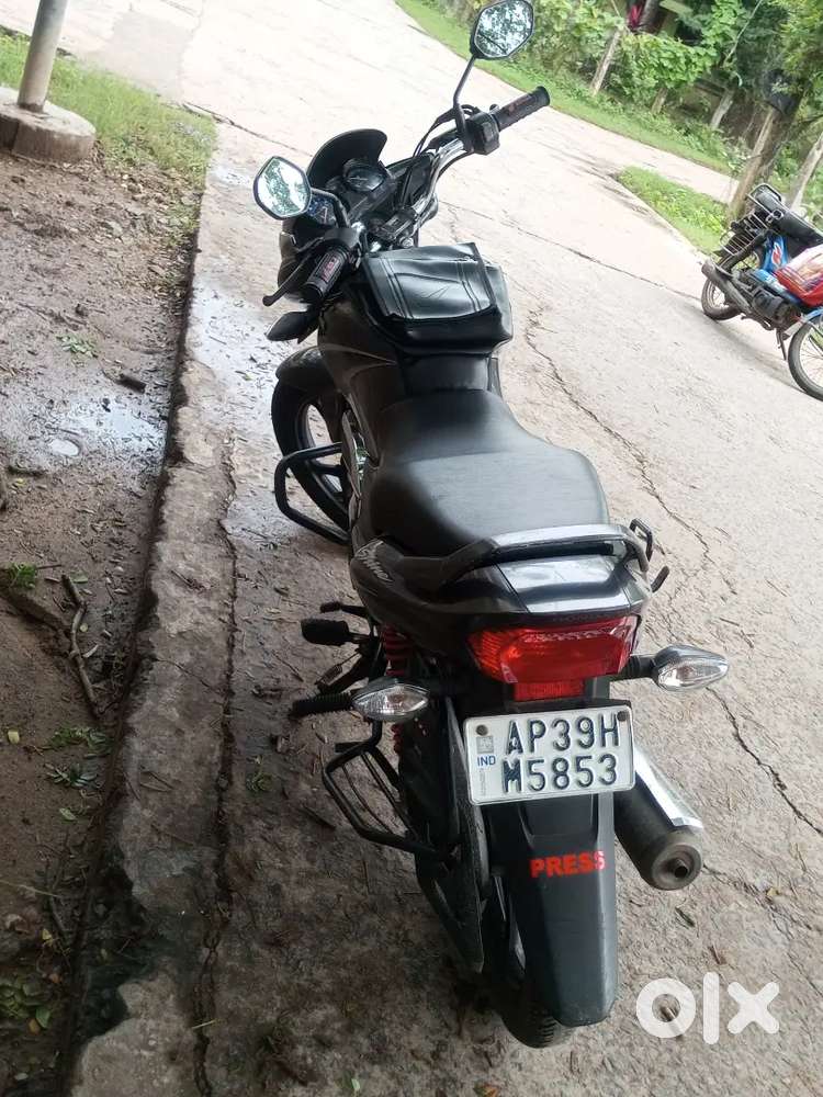 Honda shine 125 new tires new battery