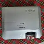 Hitachi CP-X260 Multimedia LCD Projector