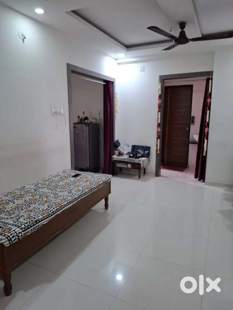 2bhk semi furnished flat bhagwan nagar near by omkar nagar manewada